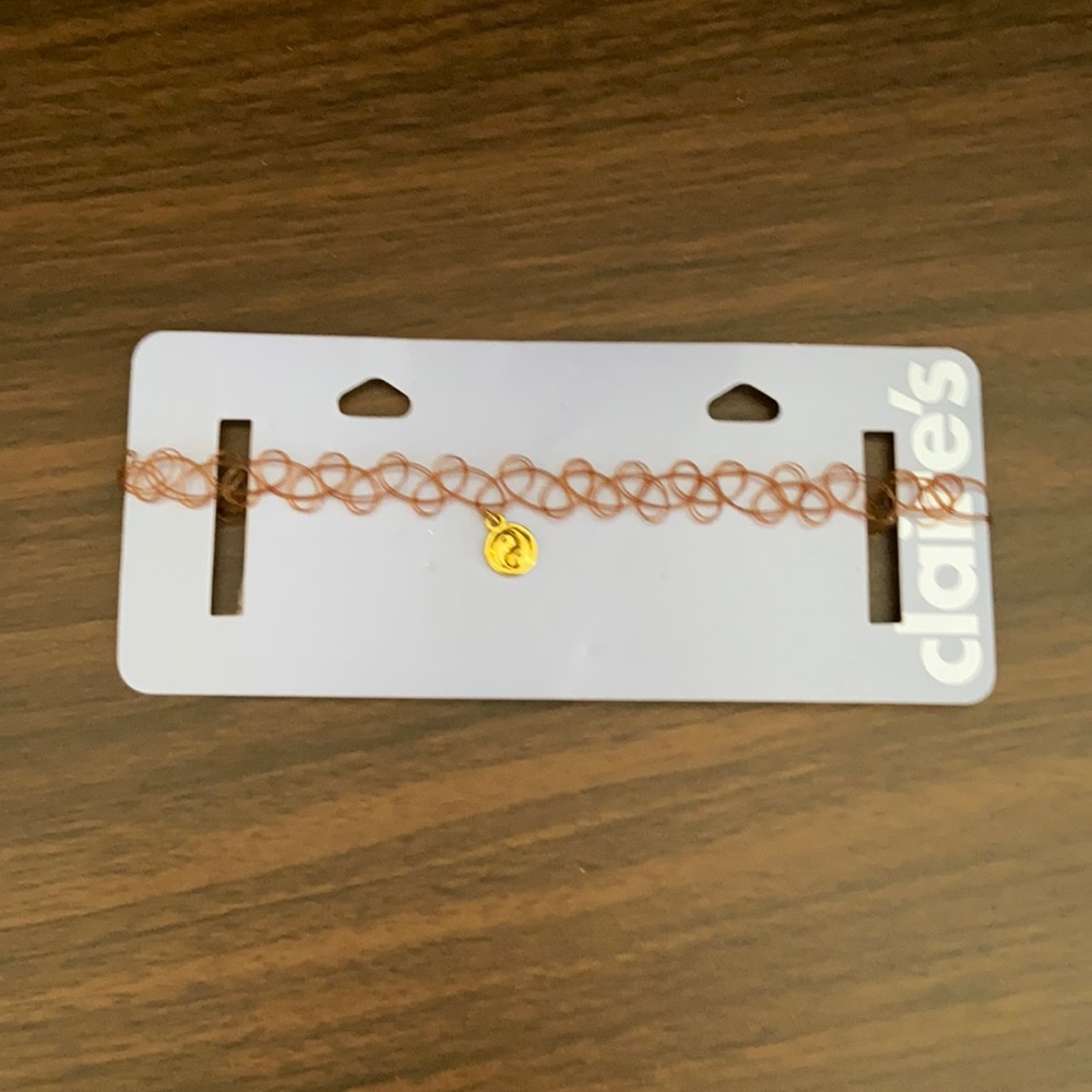 Claire’s Choker Necklace